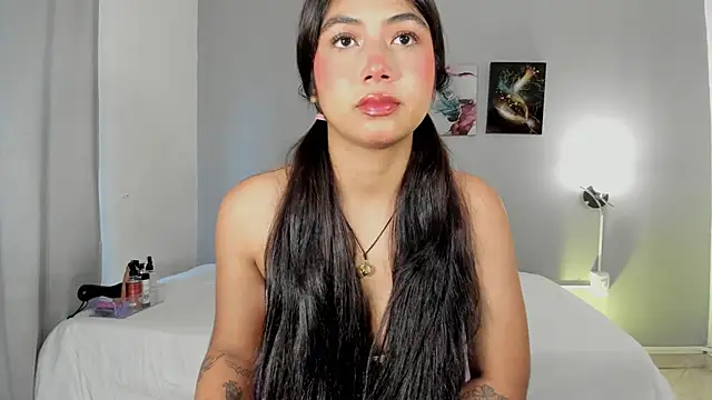 KimTayloor1 online show from 11-24-25, 07:35