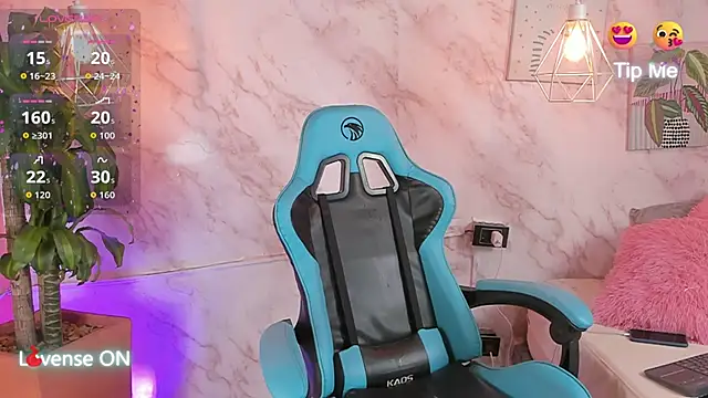 Snapshot of cristal_herrera_ chatting on 10-09-25, 03:37 cristal herrera  online show from 10-09-25, 03:37