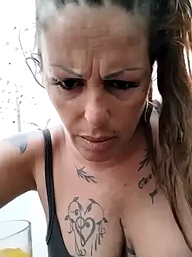 Snapshot of canariamorbosa chatting on 09-24-25, 06:33 canariamorbosa online show from 09-24-25, 06:33