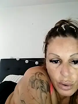 Snapshot of canariamorbosa chatting on 10-16-25, 01:12 canariamorbosa online show from 10-16-25, 01:12