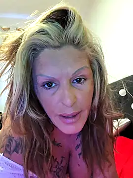 Snapshot of canariamorbosa chatting on 11-19-25, 04:51 canariamorbosa online show from 11-19-25, 04:51