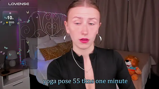 Snapshot of VesperaCeleste chatting on 09-13-25, 05:40 VesperaCeleste online show from 09-13-25, 05:40