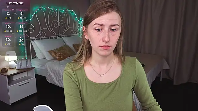 Snapshot of VesperaCeleste chatting on 10-13-25, 05:40 VesperaCeleste online show from 10-13-25, 05:40