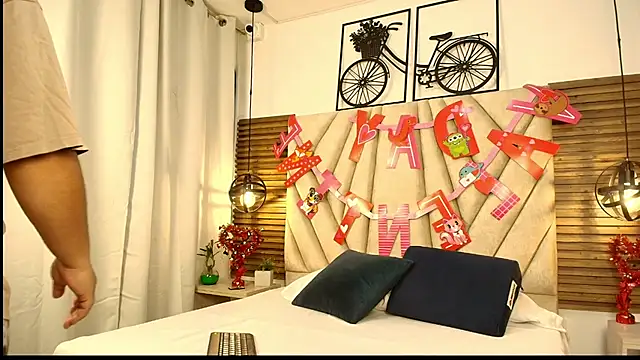 elizawiliamst online show from 09-17-25, 11:34