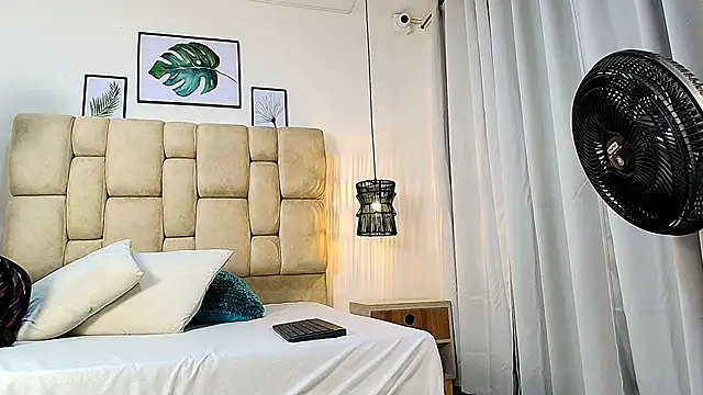 elizawiliamst online show from 10-02-25, 11:50