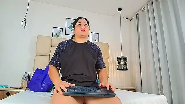 elizawiliamst online show from 10-15-25, 11:43