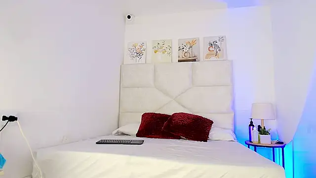 elizawiliamst online show from 05-12-26, 12:57