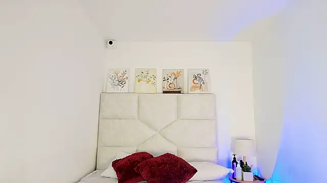 elizawiliamst online show from 05-13-26, 12:24