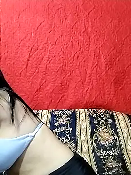 Snapshot of Vyxen__ chatting on 09-18-25, 04:36 Vyxen online show from 09-18-25, 04:36