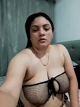 Snapshot of tiffany_Johnson1 chatting on 09-29-25, 01:22 tiffany Johnson1 online show from 09-29-25, 01:22