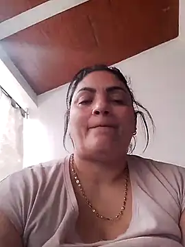 Snapshot of tiffany_Johnson1 chatting on 10-15-25, 03:12 tiffany Johnson1 online show from 10-15-25, 03:12