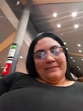 Snapshot of tiffany_Johnson1 chatting on 10-21-25, 11:16 tiffany Johnson1 online show from 10-21-25, 11:16