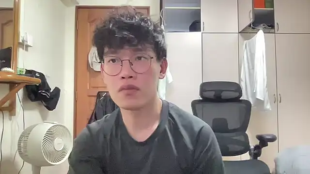 Passionatetwink2 online show from 10-16-25, 08:37