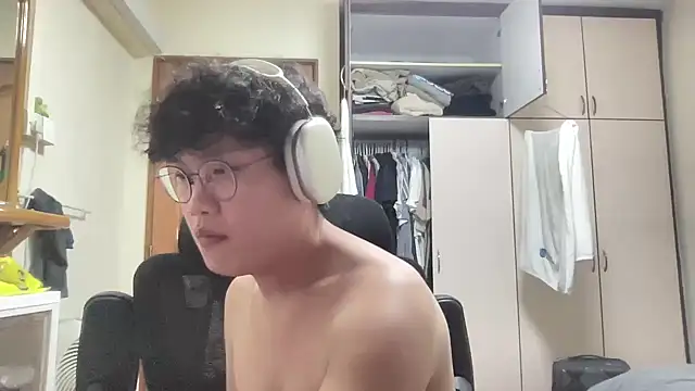 Passionatetwink2 online show from 02-12-26, 11:16