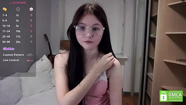 DelphaDivenere online show from 09-26-25, 05:06