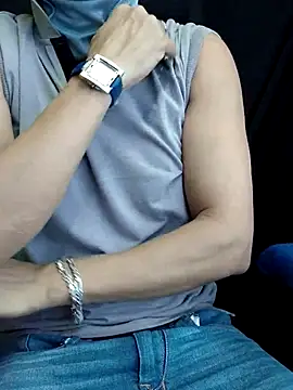 chocolate alone online show from 10-31-25, 05:19