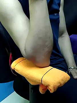 chocolate alone online show from 11-01-25, 05:48