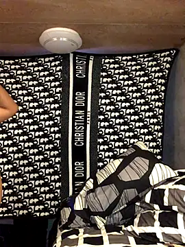 Snapshot of ahnela69xxx chatting on 11-05-25, 12:16 ahnela69xxx online show from 11-05-25, 12:16