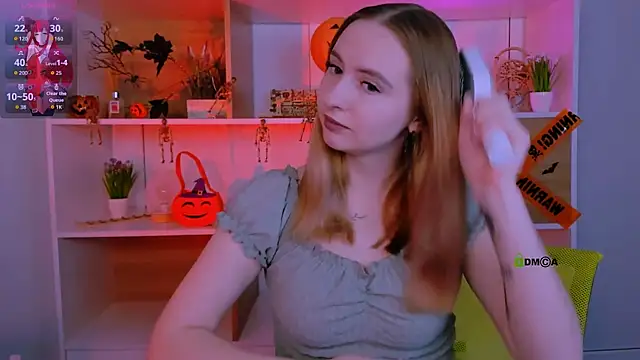 mila glow1 online show from 10-30-25, 08:31