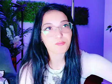 CutenessGirl online show from 12-04-25, 10:24