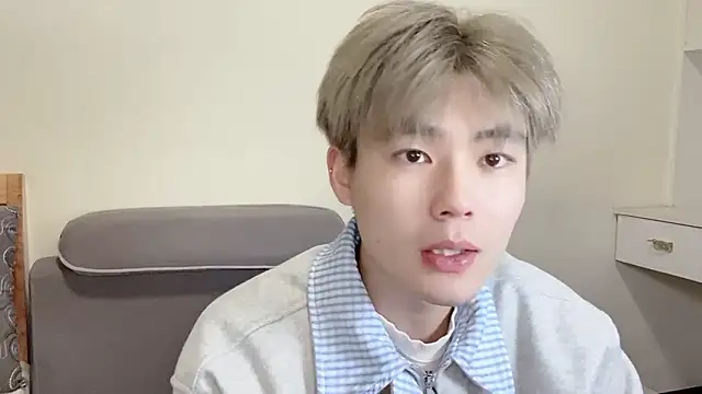 Snapshot of xiaoyang5200 chatting on 01-18-26, 03:38 xiaoyang5200 online show from 01-18-26, 03:38