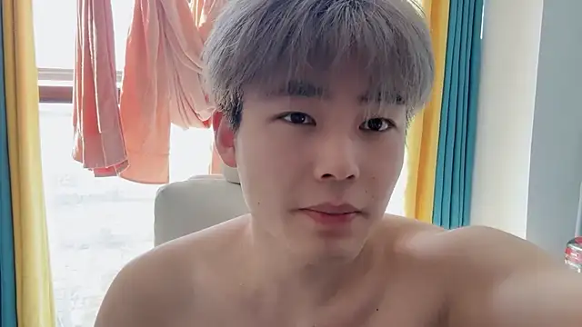 Snapshot of xiaoyang5200 chatting on 02-08-26, 05:44 xiaoyang5200 online show from 02-08-26, 05:44