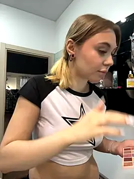 LunaMillie online show from 11-10-25, 09:19