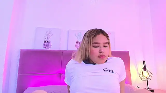 CamiilaGlow online show from 09-30-25, 05:18