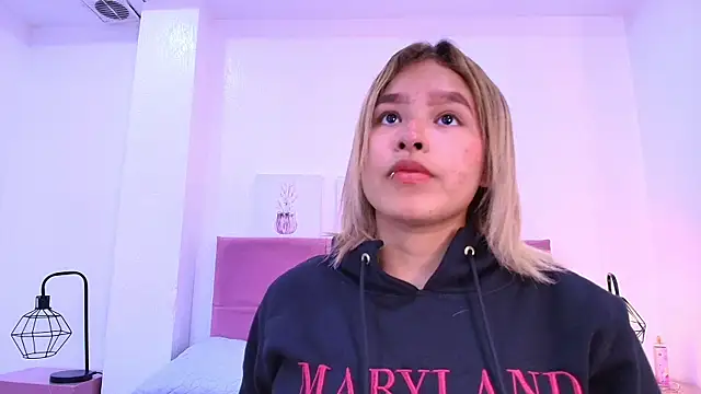 CamiilaGlow online show from 10-03-25, 05:21