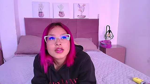 CamiilaGlow online show from 10-08-25, 04:26