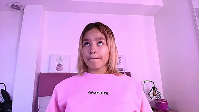 CamiilaGlow online show from 10-20-25, 03:56