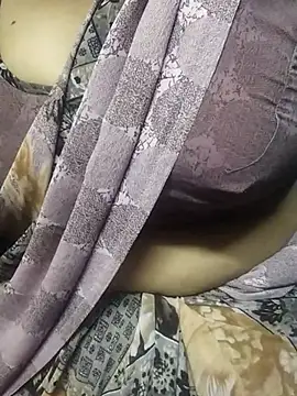 Snapshot of Geetha227 chatting on 09-09-25, 05:23 Geetha227 online show from 09-09-25, 05:23