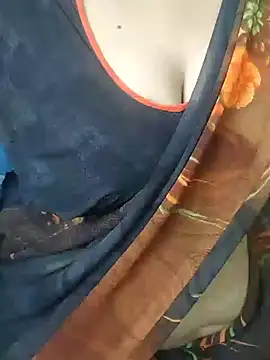 Snapshot of Geetha227 chatting on 09-10-25, 05:29 Geetha227 online show from 09-10-25, 05:29