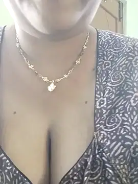 Snapshot of Geetha227 chatting on 09-28-25, 04:07 Geetha227 online show from 09-28-25, 04:07