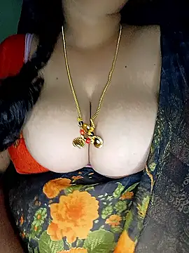 Snapshot of Geetha227 chatting on 12-21-25, 12:40 Geetha227 online show from 12-21-25, 12:40