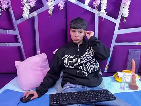 Bruno Cruzz online show from 11-23-25, 02:22