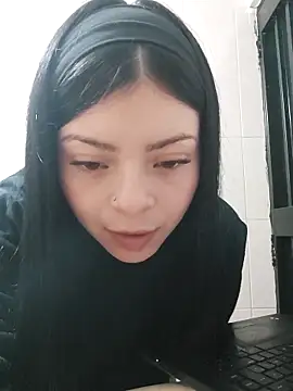 LunaJacobs online show from 12-19-25, 01:01