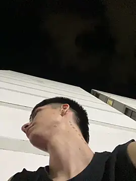 Snapshot of Luck__090 chatting on 09-15-25, 04:34 Luck  090 online show from 09-15-25, 04:34