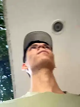 Snapshot of Luck__090 chatting on 10-08-25, 09:23 Luck  090 online show from 10-08-25, 09:23