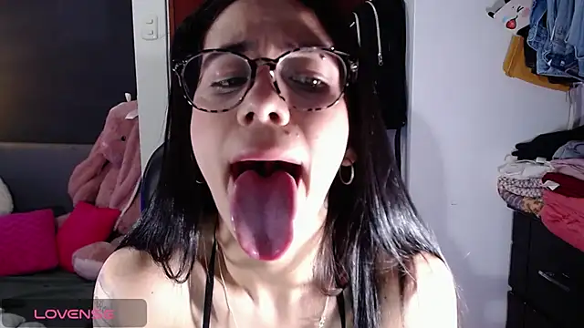 Ashley olivares online show from 10-12-25, 05:56