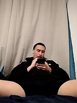 Jadriel23 online show from 10-19-25, 04:35