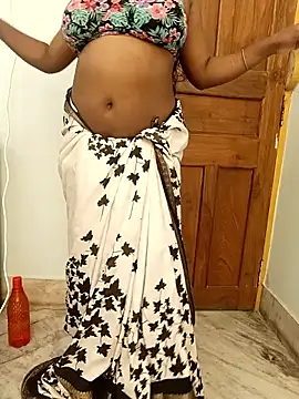 Snapshot of Swaalina chatting on 09-22-25, 10:06 Swaalina online show from 09-22-25, 10:06