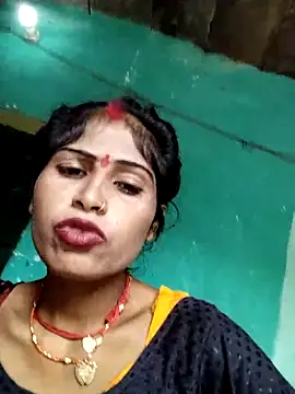 Snapshot of Susila_ji chatting on 09-11-25, 06:35 Susila ji online show from 09-11-25, 06:35