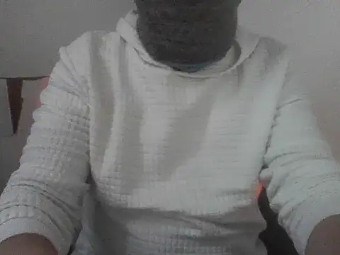 Snapshot of blondi4 chatting on 12-15-25, 11:36 blondi4 online show from 12-15-25, 11:36