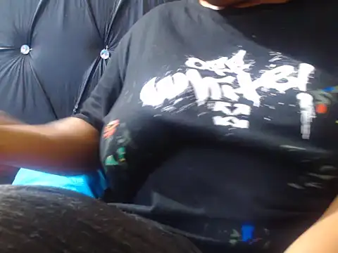 BeverlyQueen14 online show from 11-15-25, 06:37