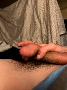 Snapshot of eltet12 chatting on 10-28-25, 11:40 eltet12 online show from 10-28-25, 11:40