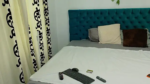 Snapshot of LexieRosse chatting on 09-24-25, 05:55 LexieRosse online show from 09-24-25, 05:55