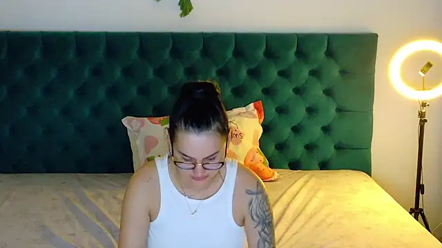 Snapshot of LexieRosse chatting on 10-29-25, 03:58 LexieRosse online show from 10-29-25, 03:58