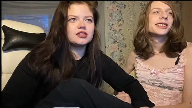 Snapshot of GoddessDarina chatting on 09-19-25, 06:15 GoddessDarina online show from 09-19-25, 06:15