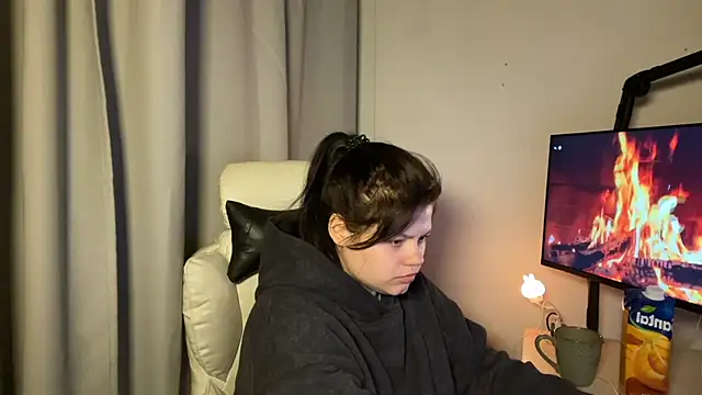 Snapshot of GoddessDarina chatting on 10-25-25, 11:54 GoddessDarina online show from 10-25-25, 11:54